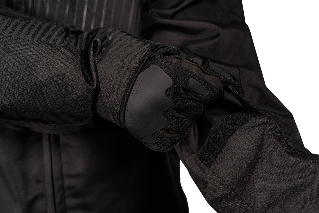 28221456_3.png